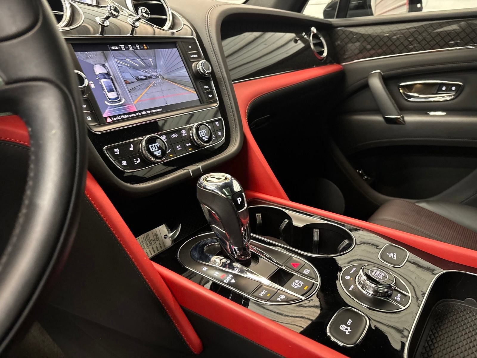 Used 2020 Bentley Bentayga AWD/4WD image 18