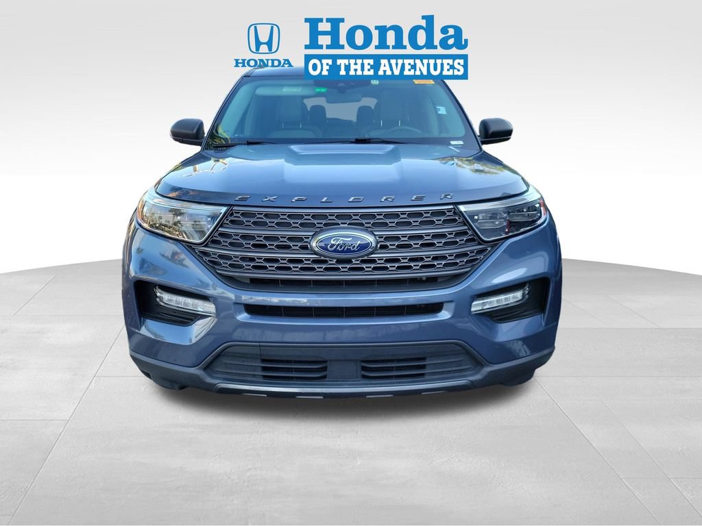 Used 2021 Ford Explorer XLT w/ Equipment Group 202A AWD/4WD image 2