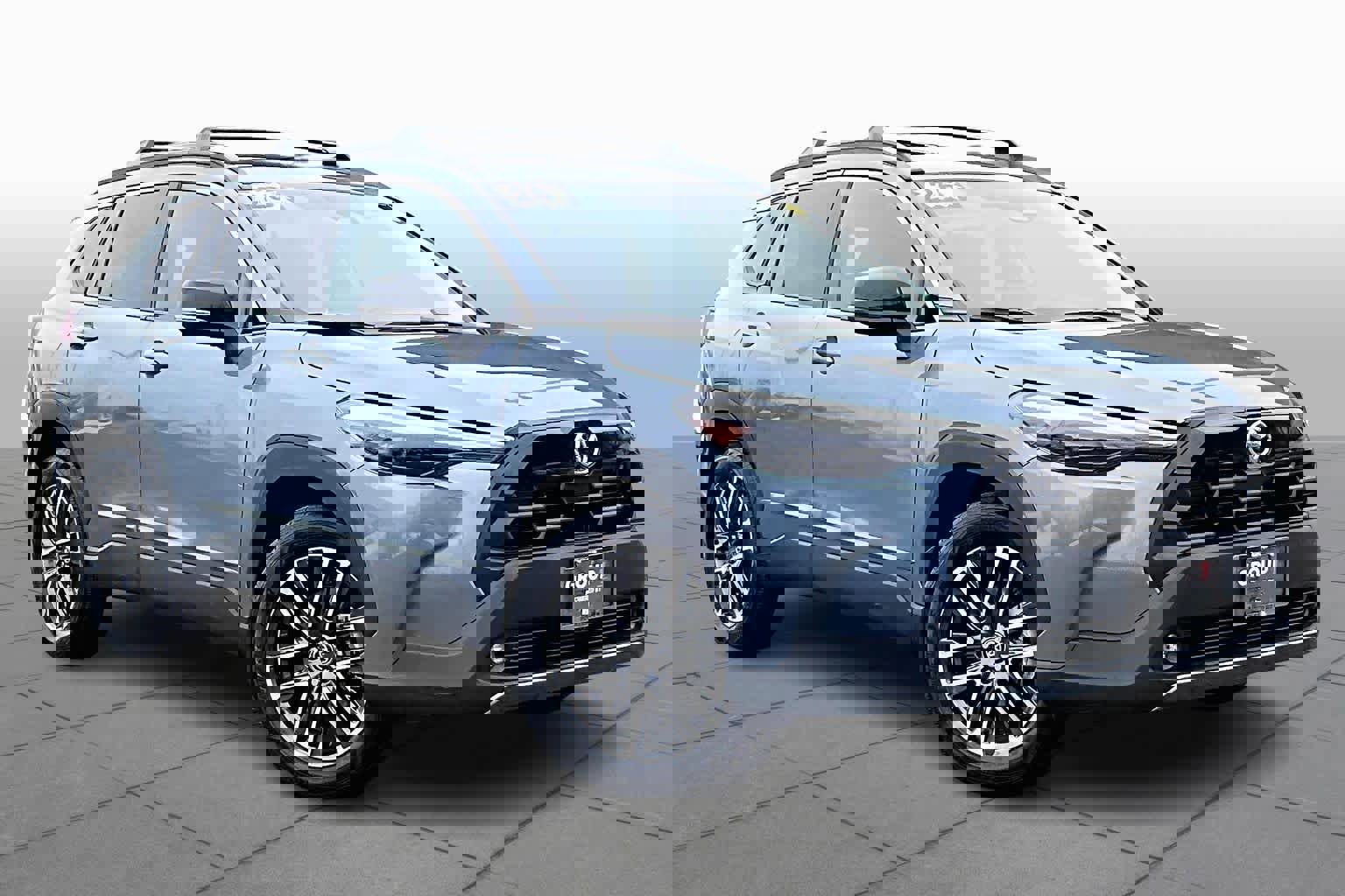 Used 2026 Toyota Corolla Cross XLE w/ Convenience Package image 3