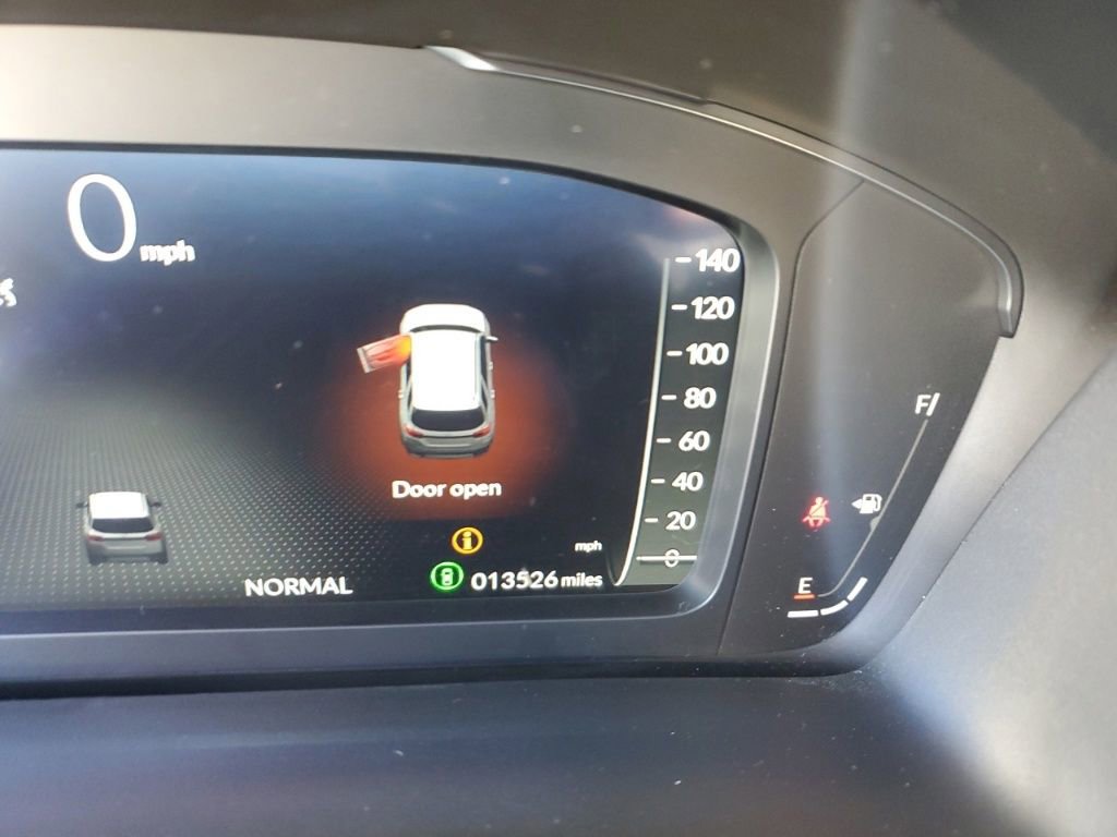 Used 2025 Honda Pilot Black Edition image 16