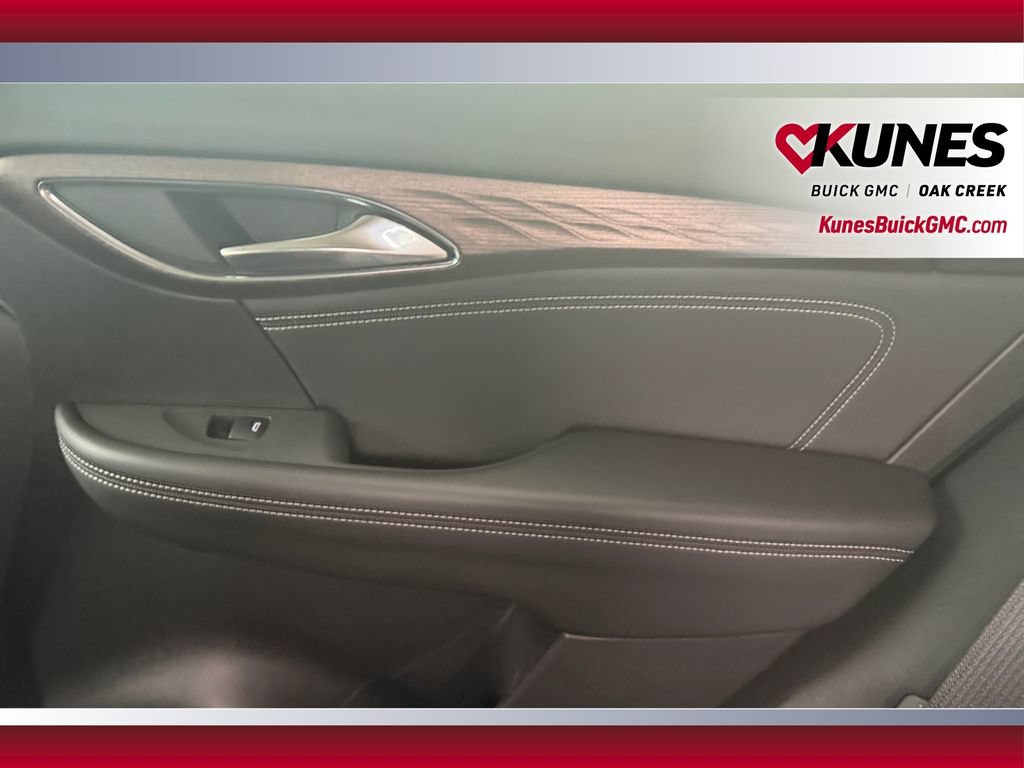 Used 2023 Buick Envision Avenir AWD/4WD image 34