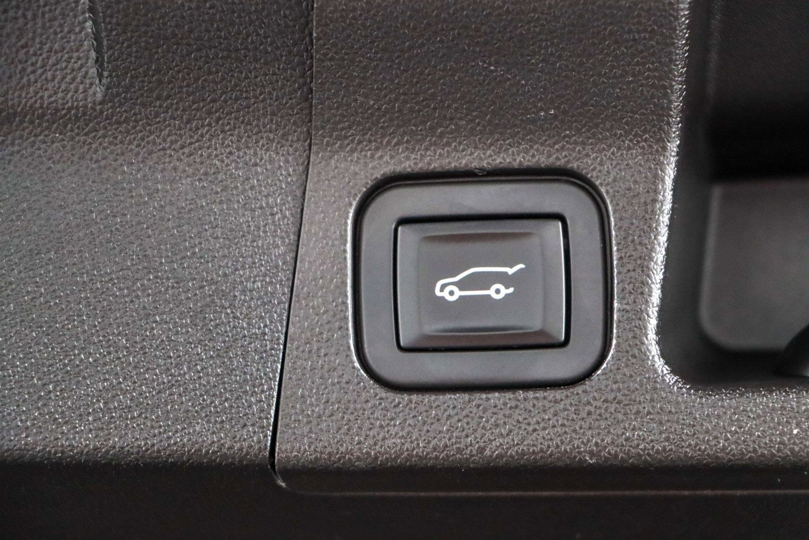 Used 2019 GMC Acadia Denali w/ Technology Package AWD/4WD image 33