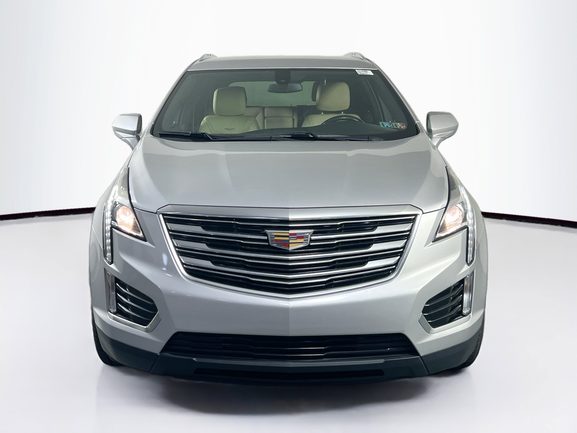 Used 2018 Cadillac XT5 AWD image 2