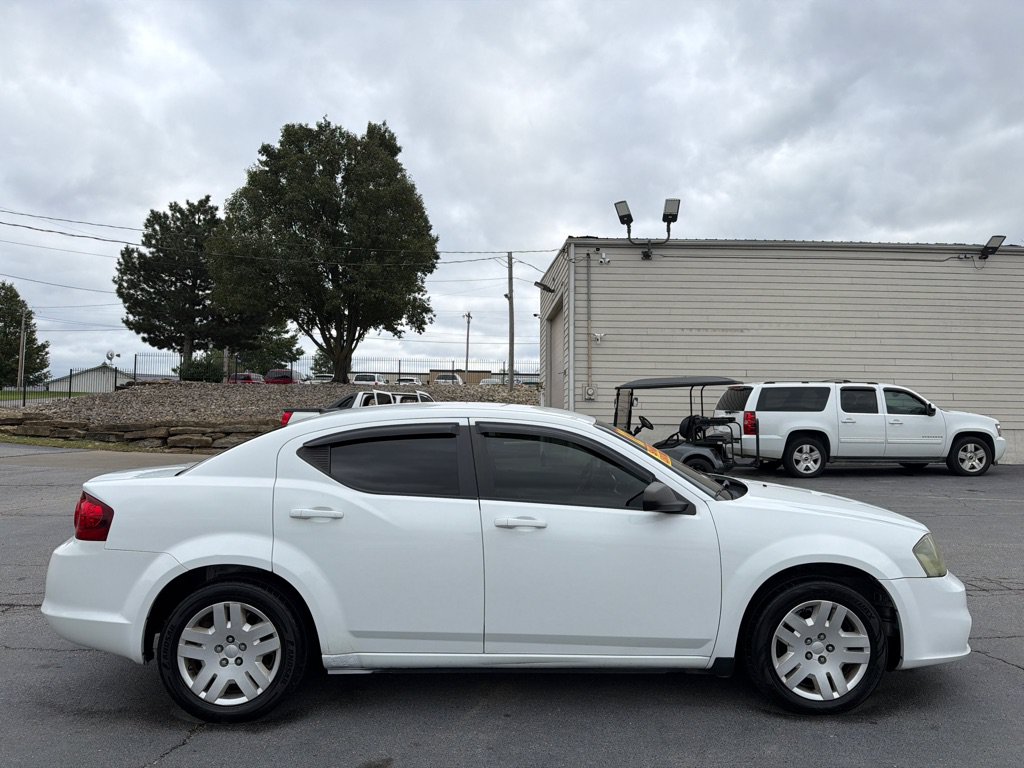 Used 2012 Dodge Avenger SE FWD image 4