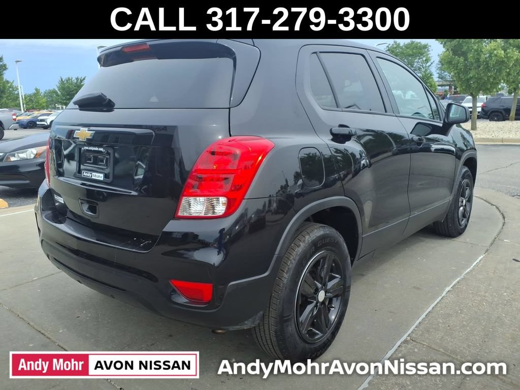 Used 2022 Chevrolet Trax LS w/ Tint and Cruise Package AWD/4WD image 7