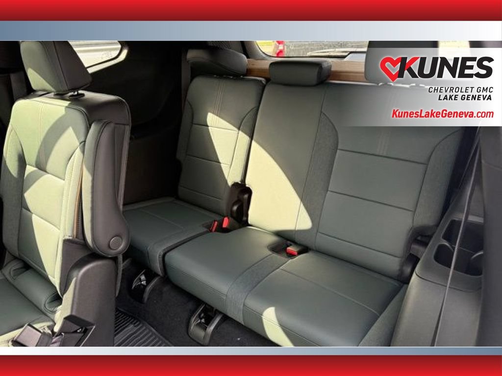 New 2026 GMC Acadia AT4 w/ Luxury Package AWD/4WD image 16