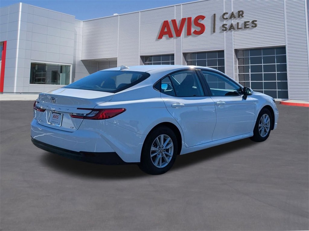 Used 2025 Toyota Camry SE image 6