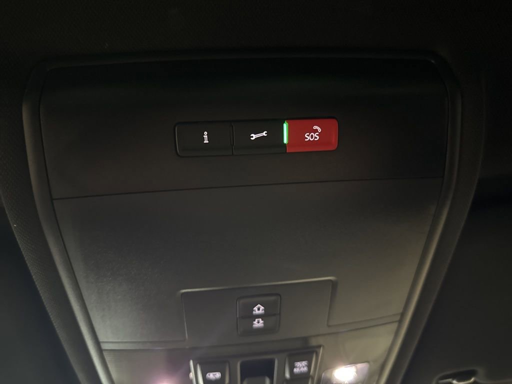 Used 2022 Volkswagen Atlas Cross Sport SEL image 22