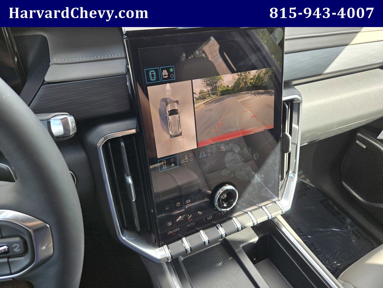 Used 2025 GMC Acadia Elevation w/ Elevation Premium Package image 9