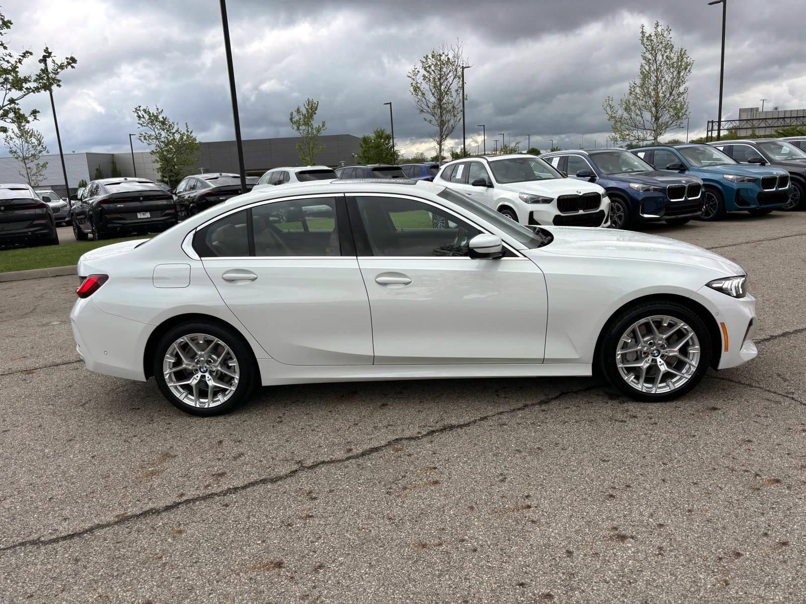 Used 2025 BMW 330i xDrive Sedan AWD/4WD image 4