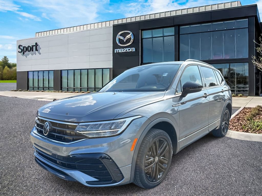 Used 2022 Volkswagen Tiguan SE R-Line image 8