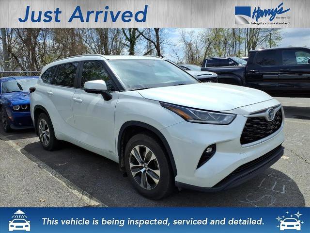 Used 2023 Toyota Highlander Bronze Edition image 2