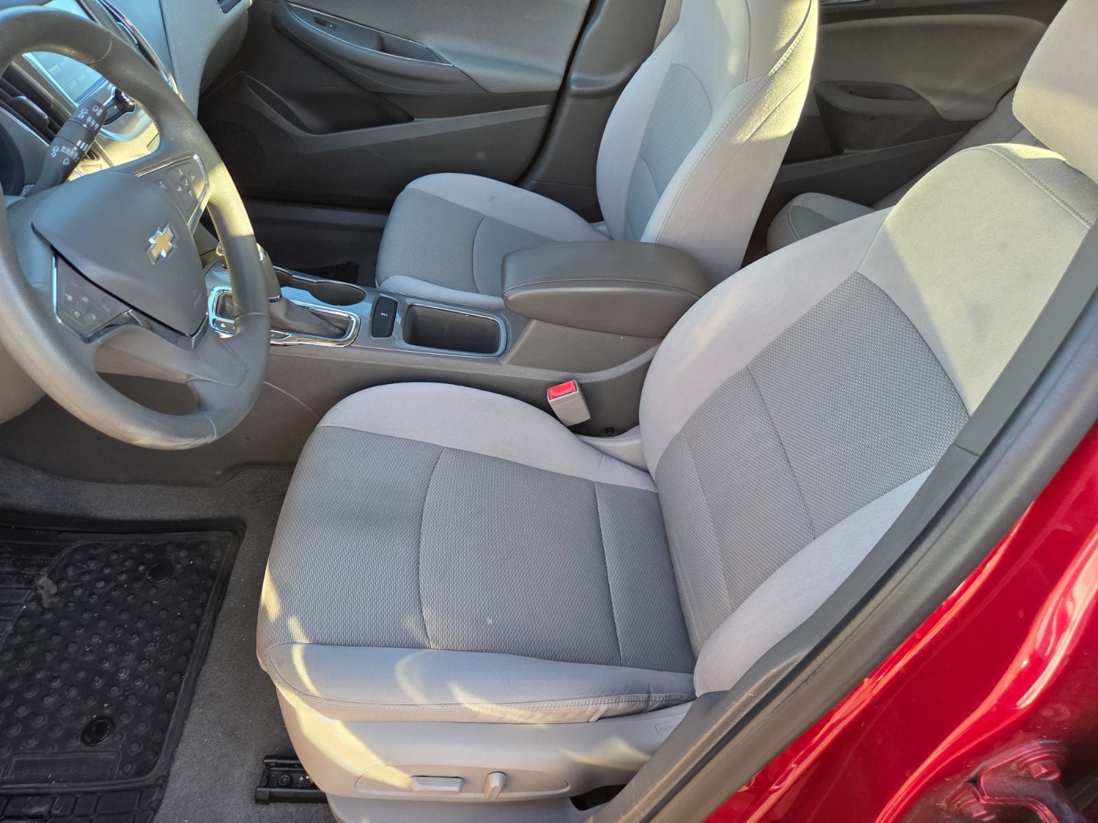 Used 2018 Chevrolet Cruze LT w/ Convenience Package FWD image 8