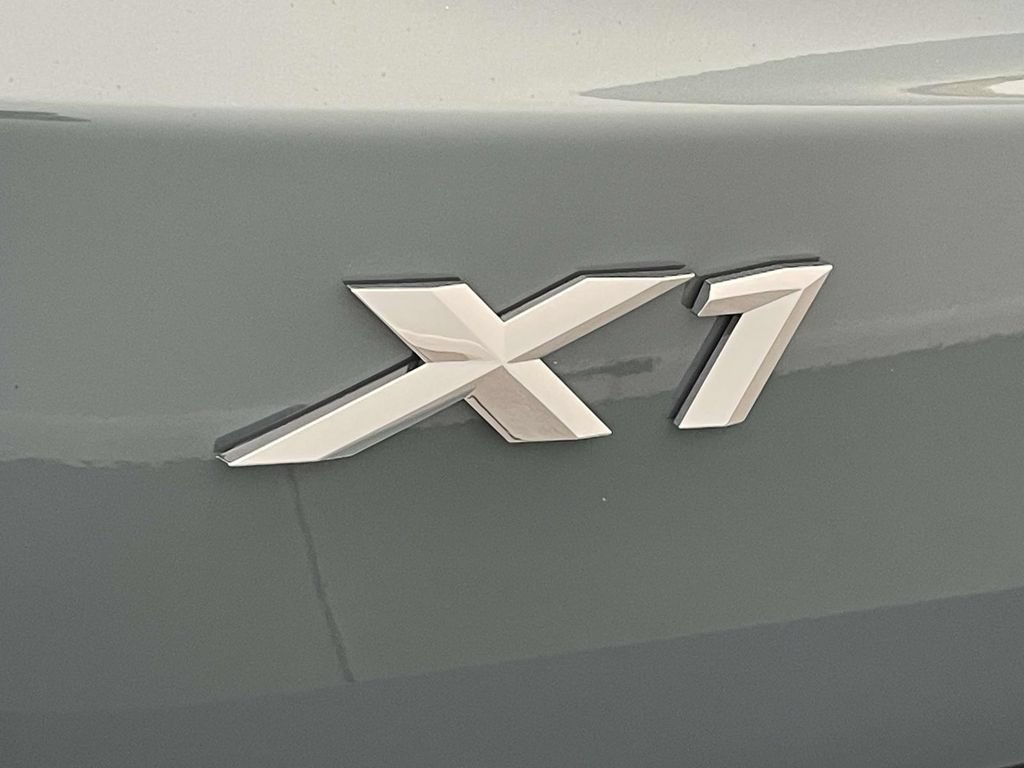 New 2027 BMW X1 xDrive28i AWD/4WD image 11