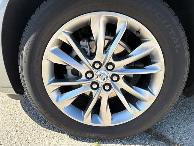 Used 2023 Buick Enclave Avenir w/ Avenir Technology Package AWD/4WD image 9