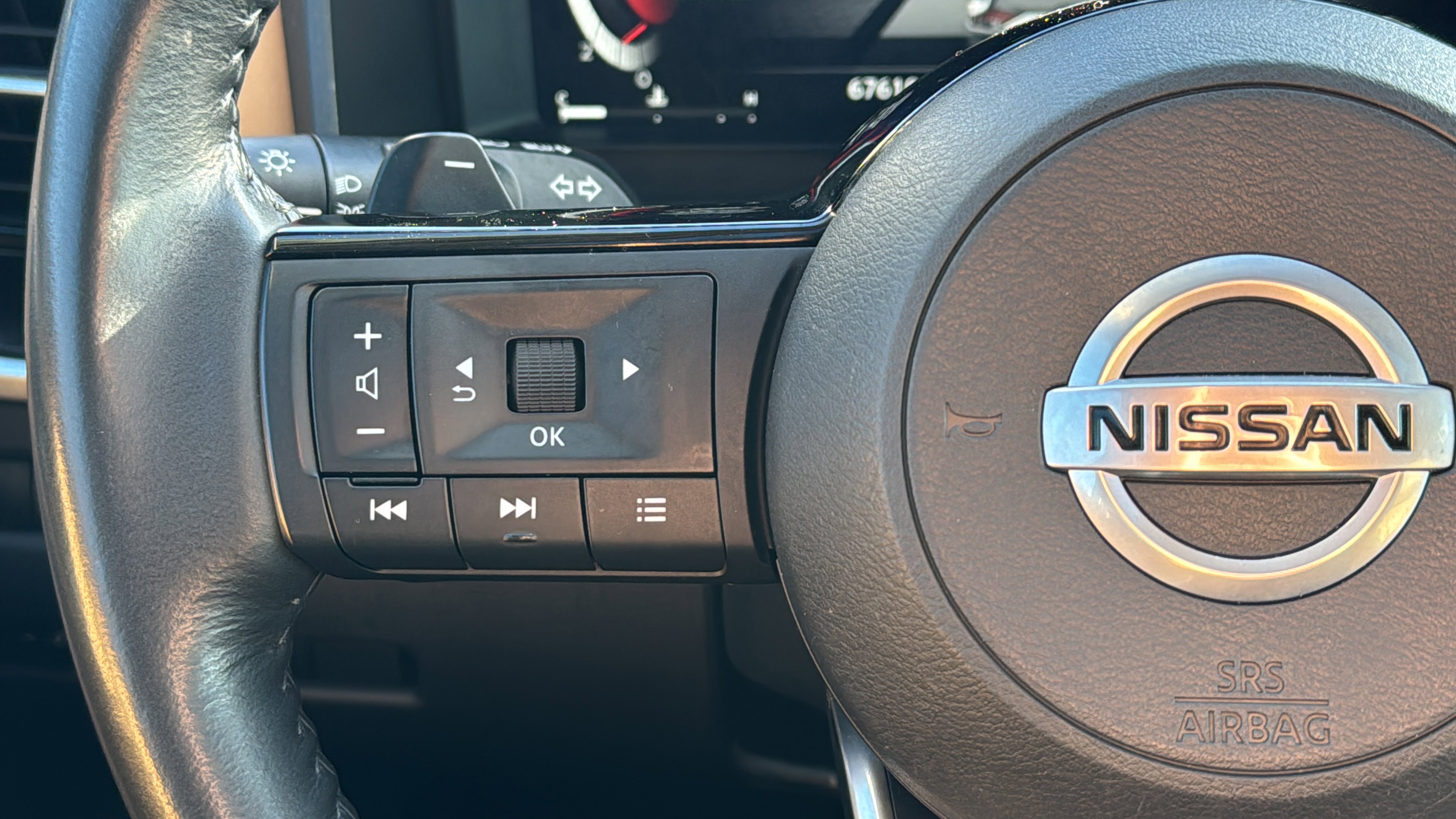 Used 2021 Nissan Rogue Platinum image 10