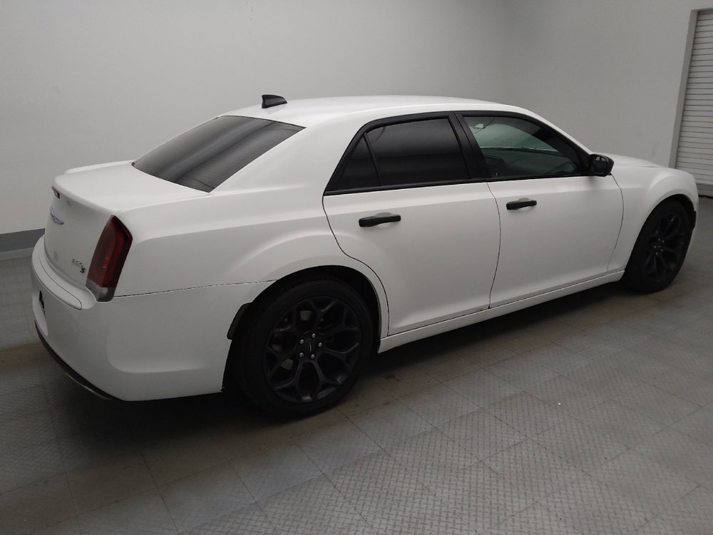 Used 2019 Chrysler 300 S RWD image 10