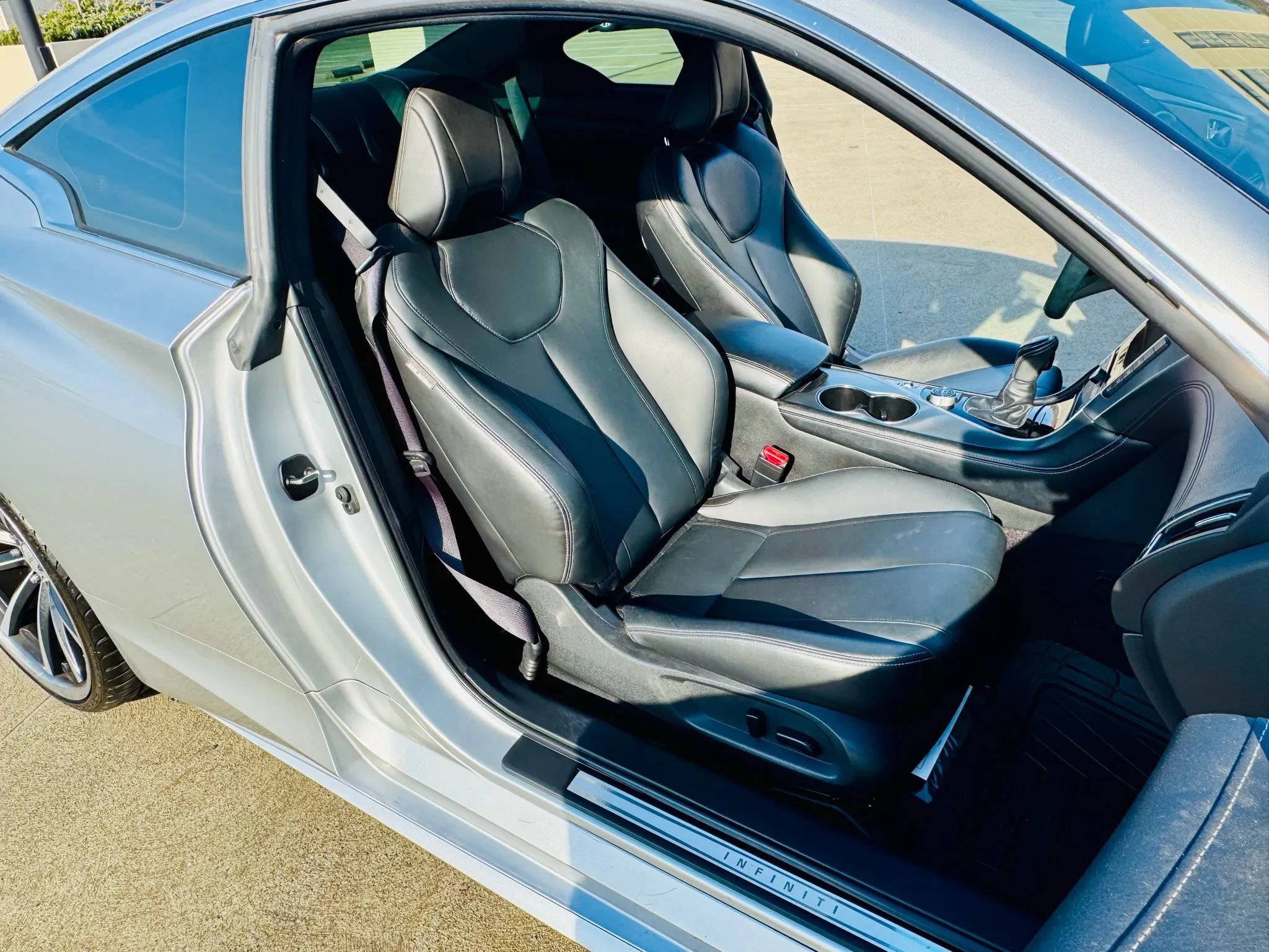 Used 2017 INFINITI Q60 3.0t w/ Premium Plus Package 3.0T image 27