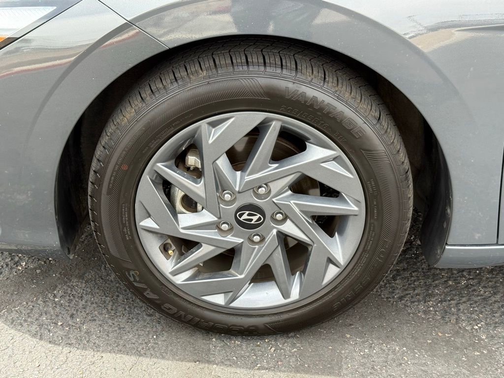 Used 2024 Hyundai Elantra SEL image 10