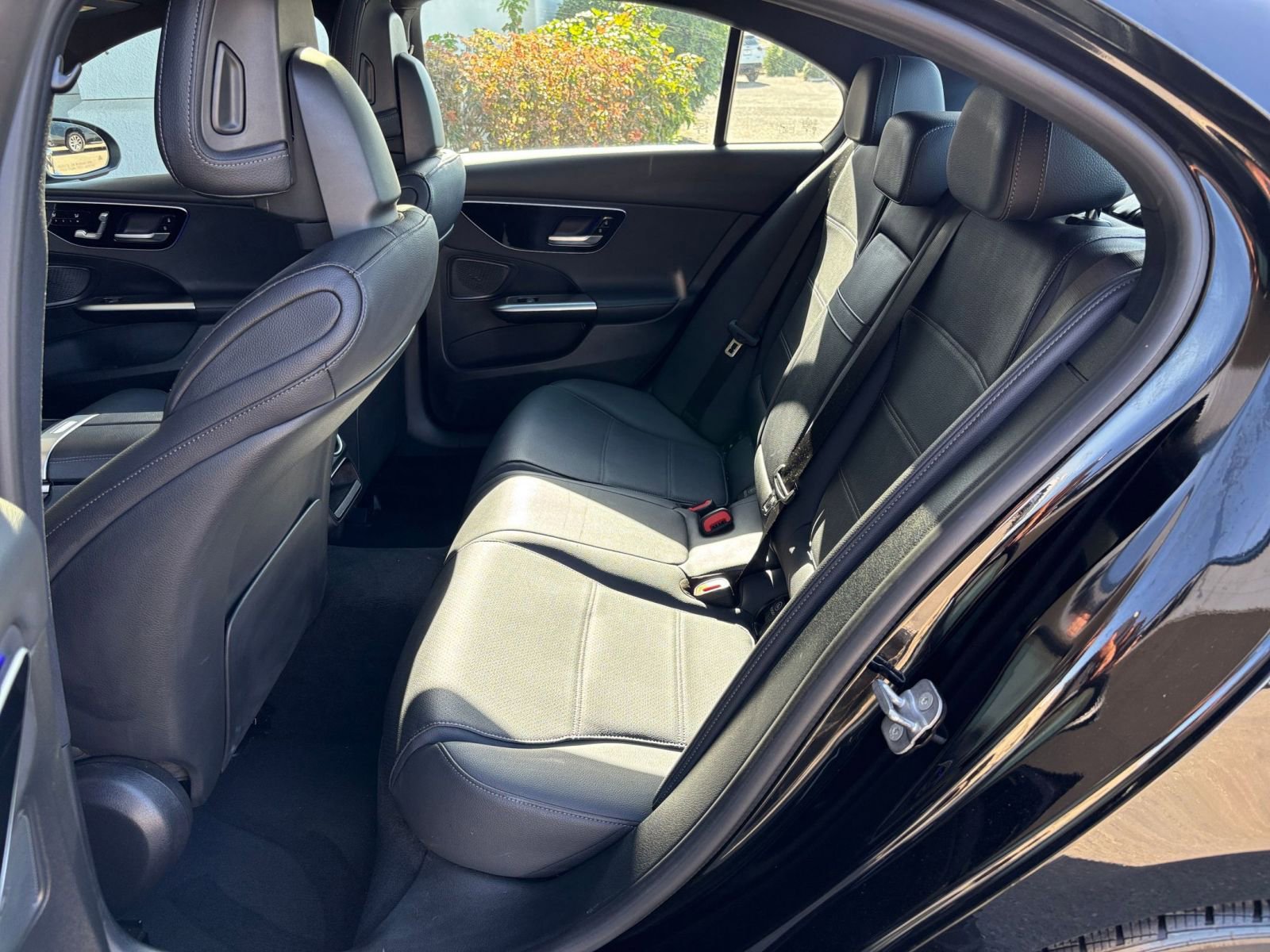 Used 2024 Mercedes-Benz C 300 Sedan image 27