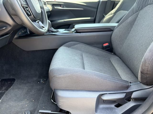 Used 2025 Toyota Camry LE FWD image 23