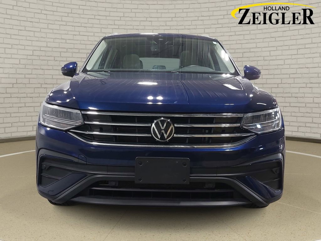Used 2022 Volkswagen Tiguan SE image 2