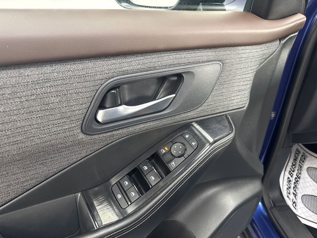 Used 2023 Nissan Rogue SV image 10