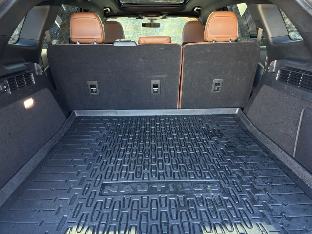 Used 2022 Lincoln Nautilus Reserve w/ Luxury Package image 10