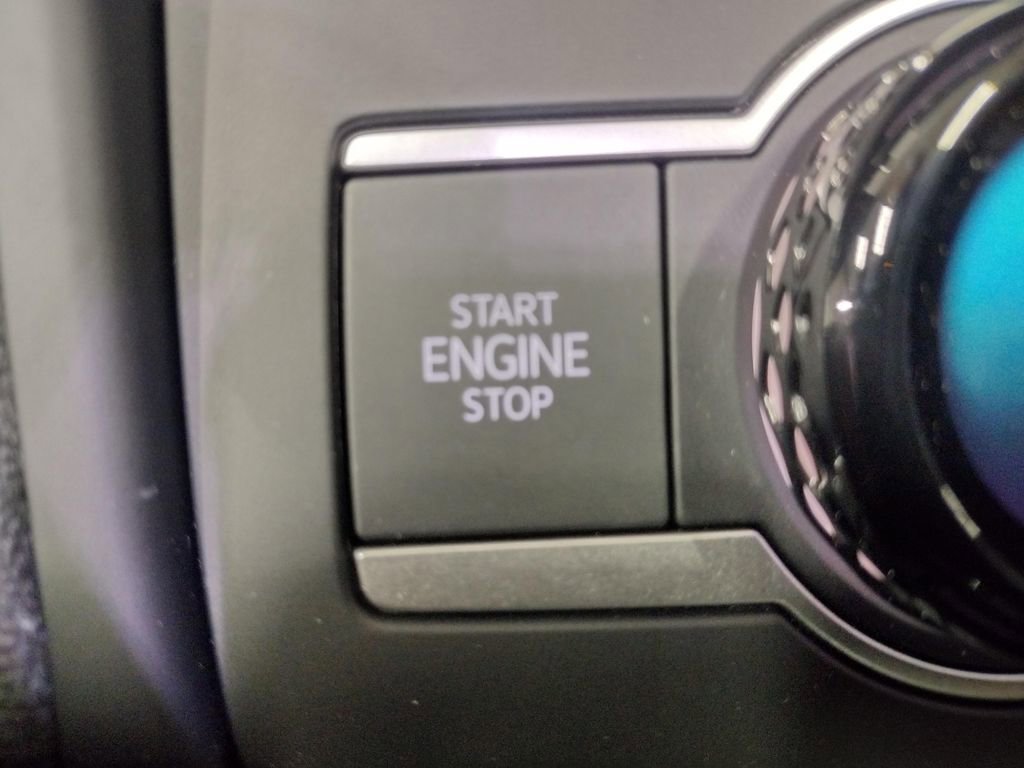 New 2026 Volkswagen Tiguan SE R-Line image 33