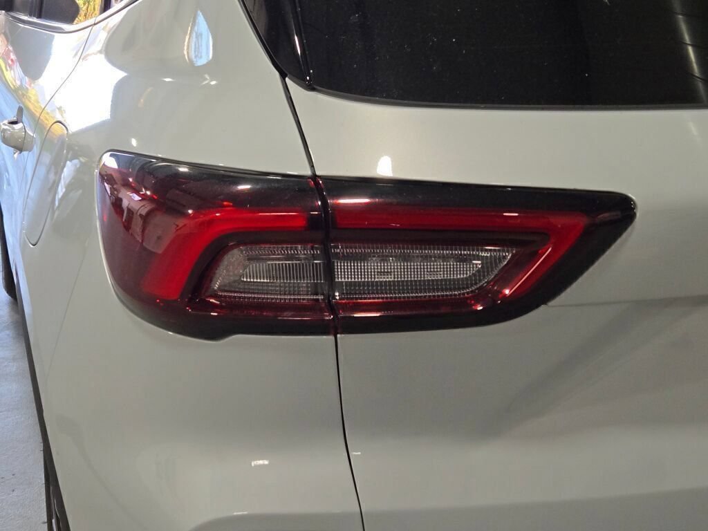 New 2025 Ford Escape SE w/ Class II Trailer Tow Package FWD image 19