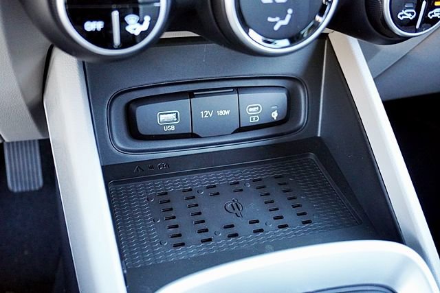 New 2026 Hyundai Venue SEL FWD image 32