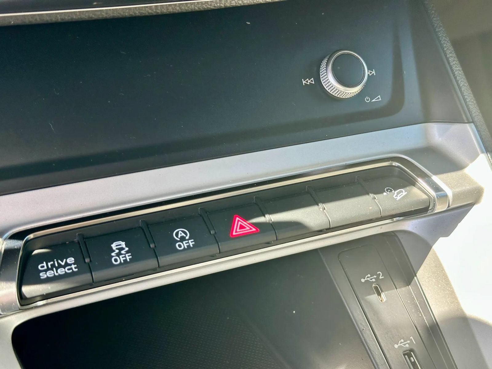 Used 2019 Audi Q3 2.0T Premium AWD/4WD image 17