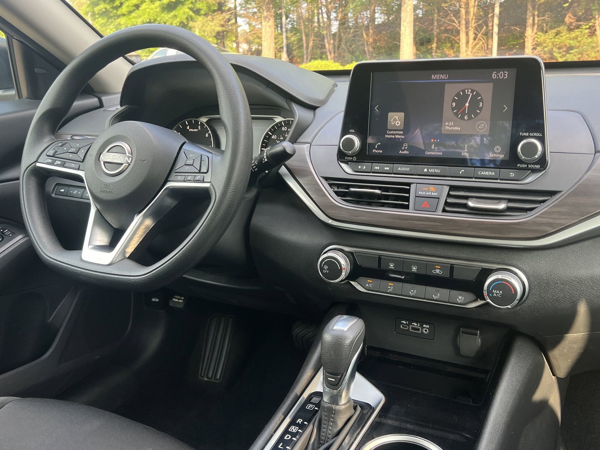 Used 2024 Nissan Altima 2.5 SV FWD image 3