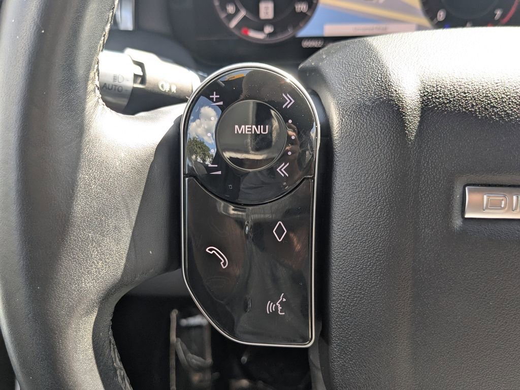 Used 2020 Land Rover Discovery Sport SE image 25