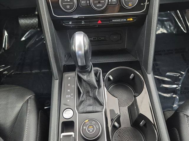 Used 2020 Volkswagen Atlas SEL R-Line AWD/4WD image 12