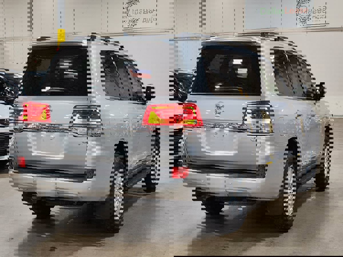 Used 2019 Toyota Land Cruiser image 8