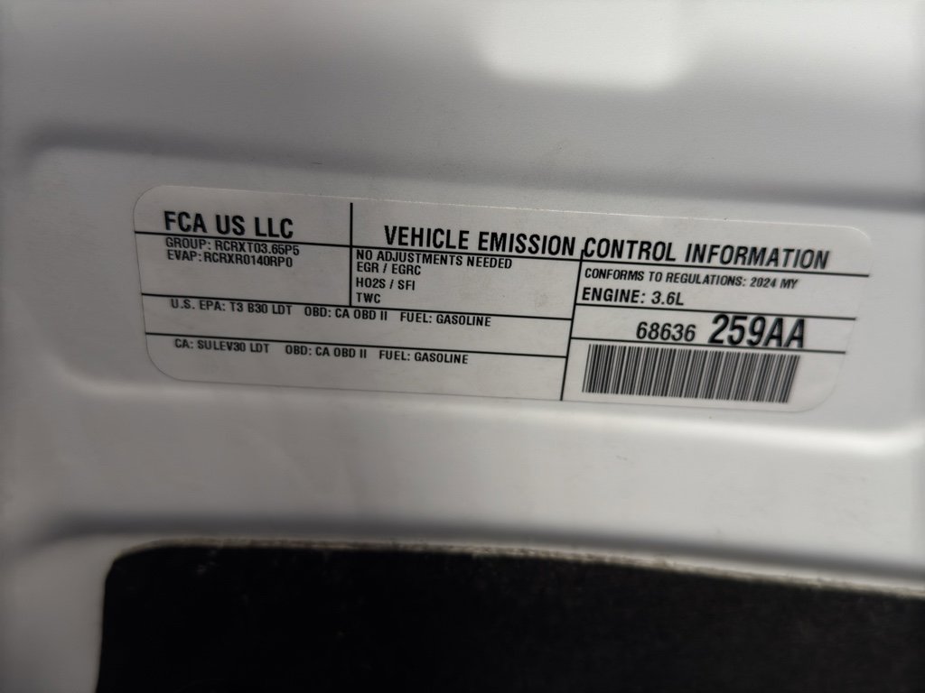Used 2024 Chrysler Pacifica Touring-L image 37