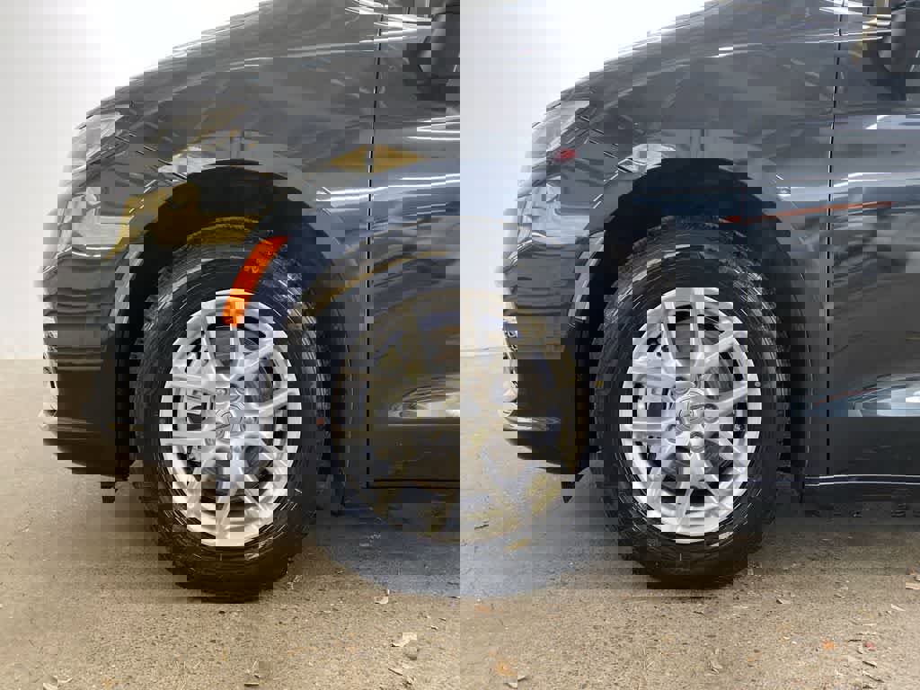 Used 2023 Chrysler Pacifica Touring-L image 11