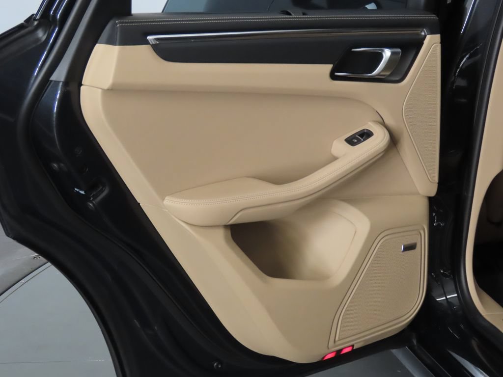 Certified 2026 Porsche Macan GTS AWD/4WD image 42
