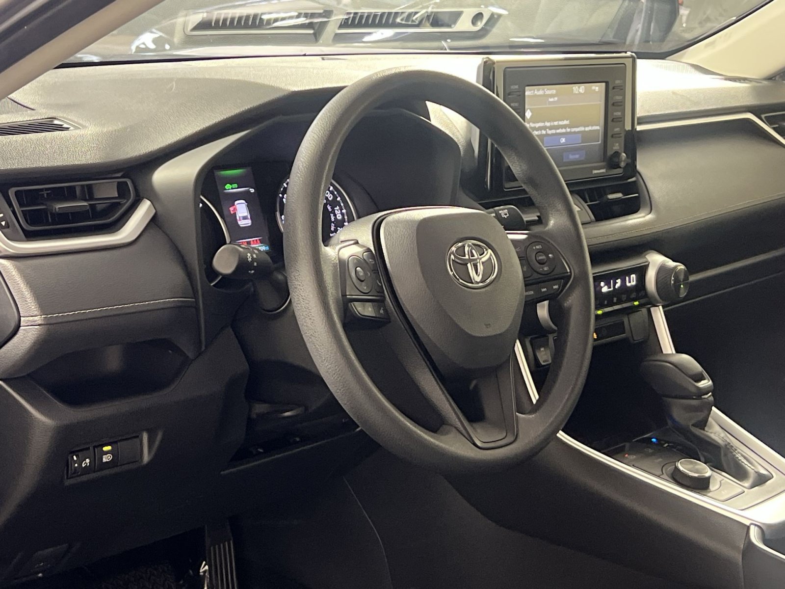 Used 2022 Toyota RAV4 LE AWD/4WD image 17