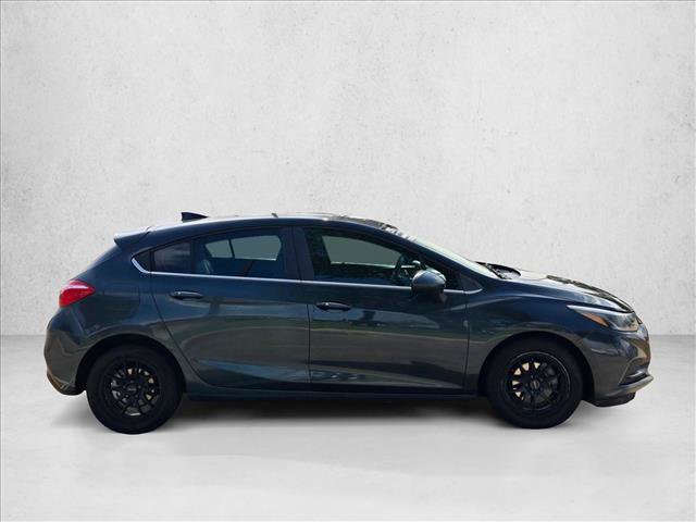 Used 2018 Chevrolet Cruze LT w/ Convenience Package FWD image 4