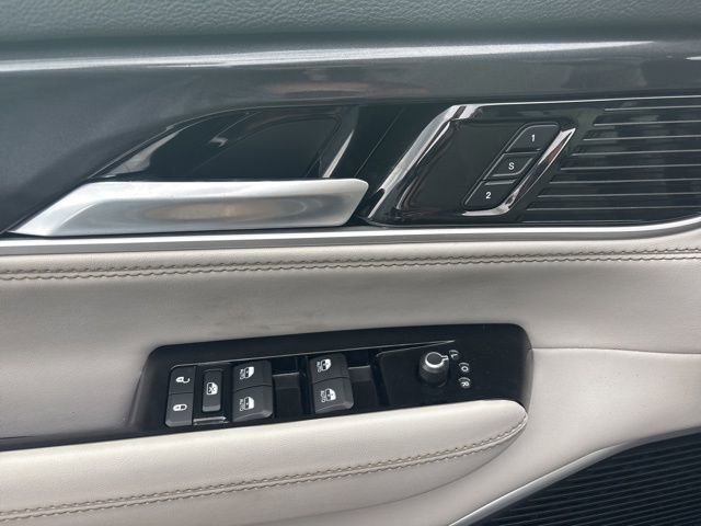 Used 2022 Jeep Wagoneer Series I w/ Premium Group I AWD/4WD image 27