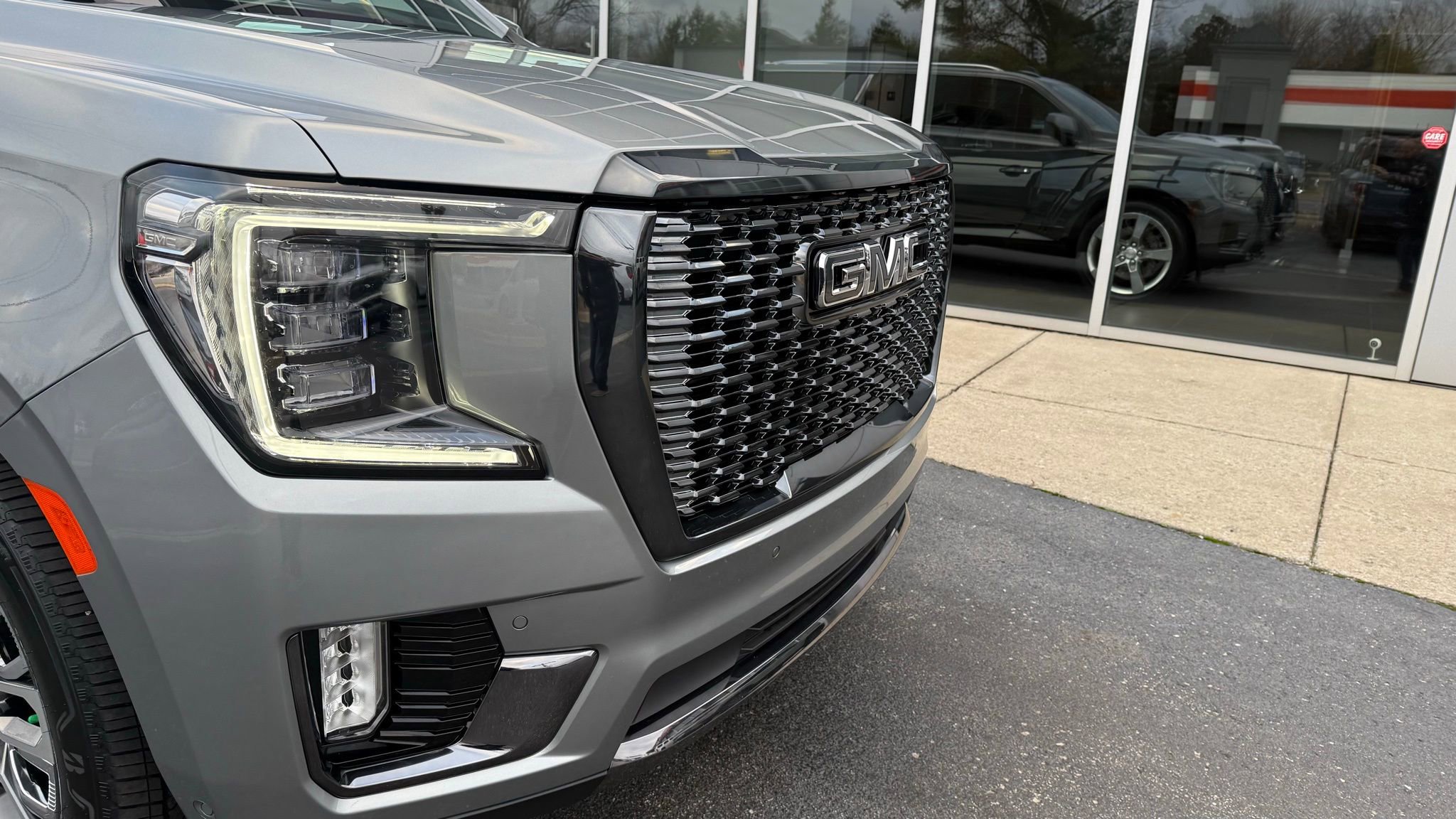 Used 2024 GMC Yukon XL Denali Ultimate image 14