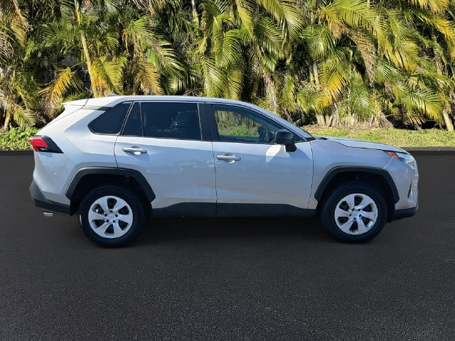 Used 2025 Toyota RAV4 LE AWD/4WD image 3