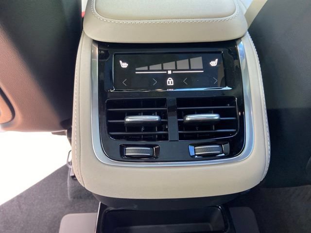 New 2027 Volvo XC90 B6 Ultra AWD/4WD image 14