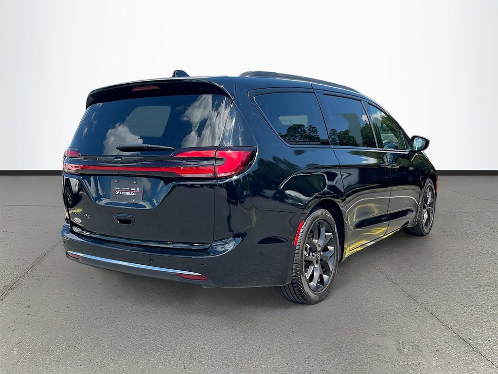 Used 2025 Chrysler Pacifica Limited FWD image 7