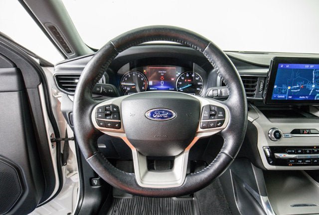 Used 2023 Ford Explorer XLT w/ Equipment Group 202A AWD/4WD image 21