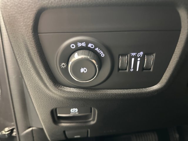 Used 2024 Jeep Grand Cherokee Limited AWD/4WD image 24