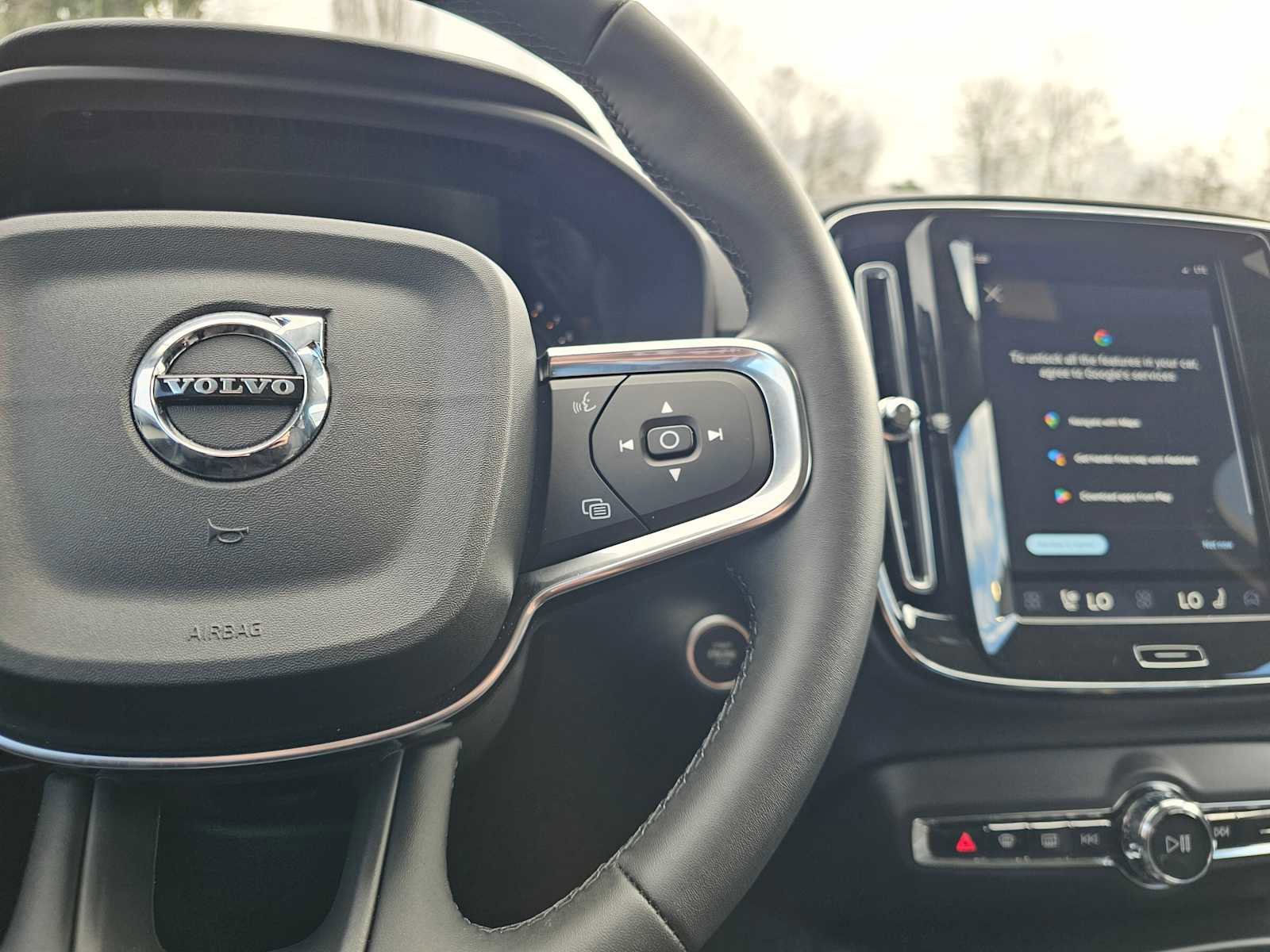 Used 2025 Volvo XC40 B5 Plus w/ Protection Package Premier image 32