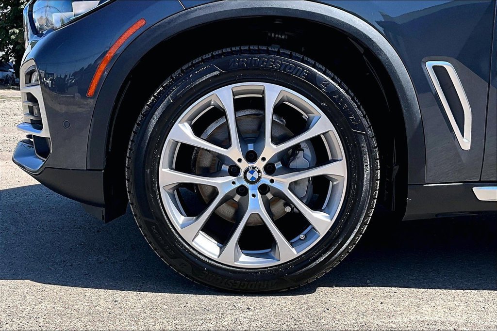 Used 2021 BMW X5 xDrive40i w/ Premium Package AWD/4WD image 12